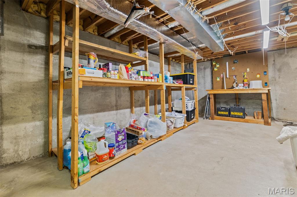 Oakwood Farms Plat1 Lts 18 & 19 & Sec - Residential