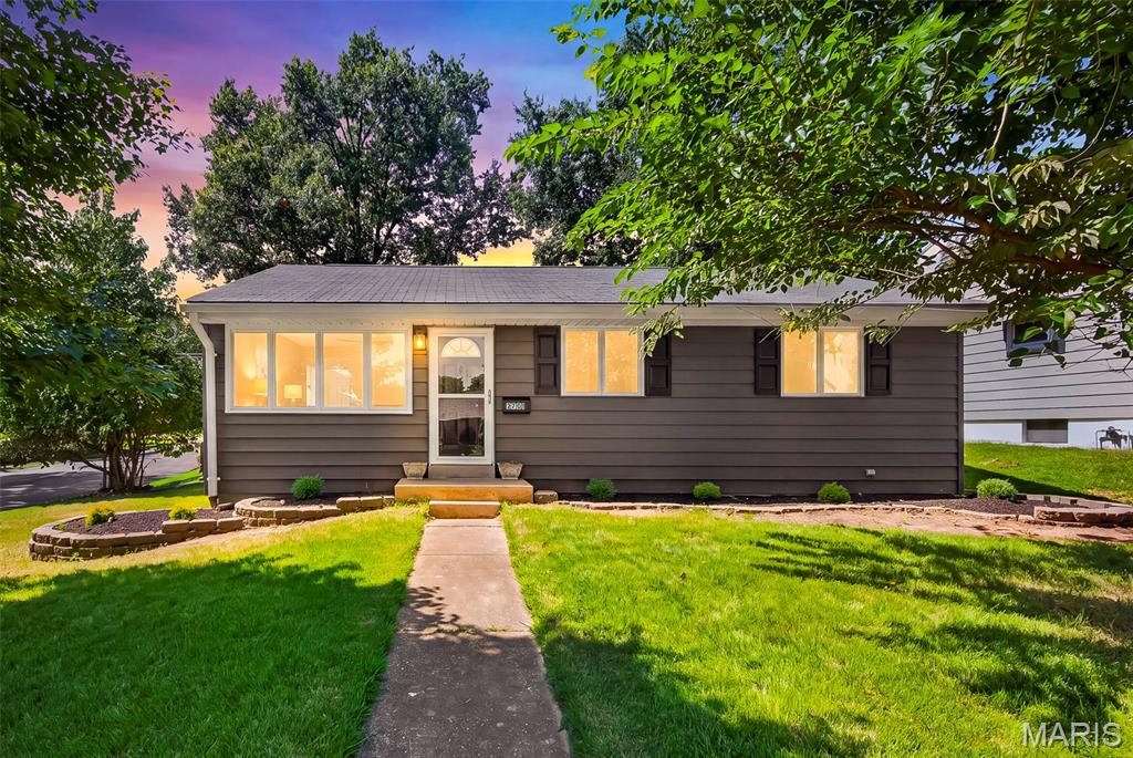 Photo of 2701 Sibley Street, St Charles, MO 63301 (MLS # 26054513)