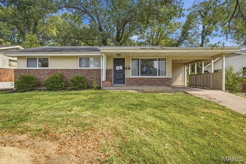 Photo of 9808 Cambria Drive, St Louis, MO 63136 (MLS # 26060102)