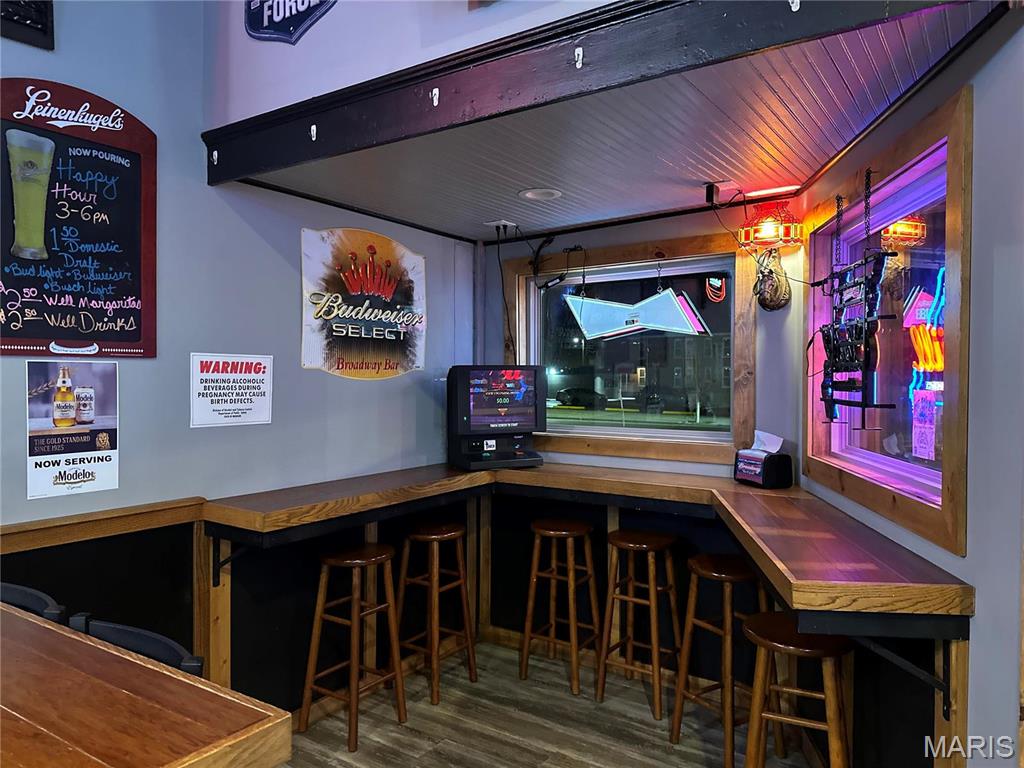 Von Phul & Draper - Commercial Sale