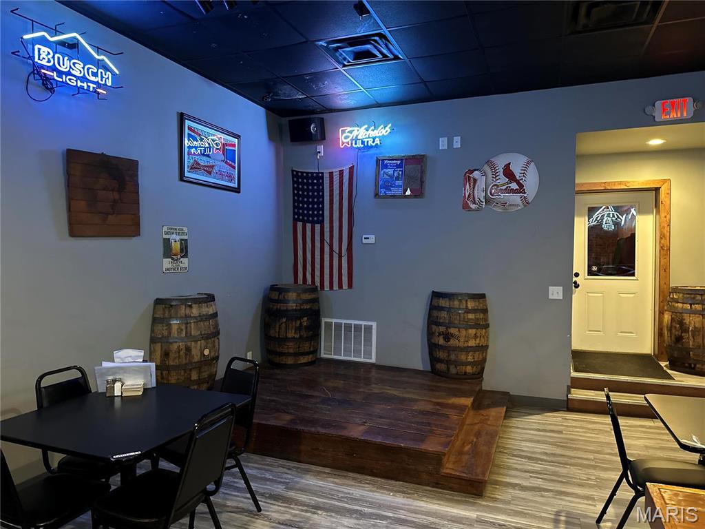 Von Phul & Draper - Commercial Sale