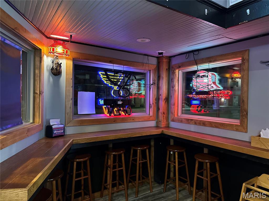 Von Phul & Draper - Commercial Sale