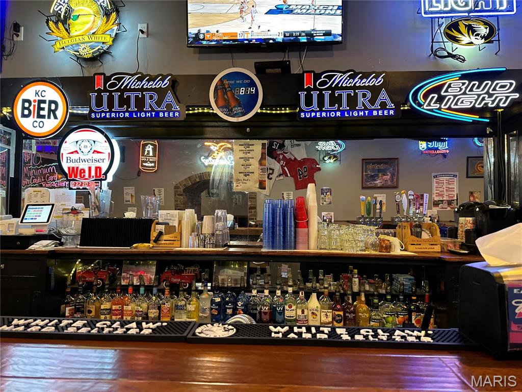 Von Phul & Draper - Commercial Sale