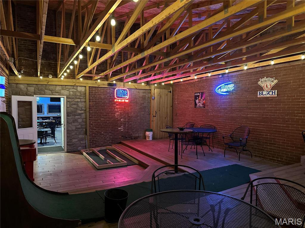 Von Phul & Draper - Commercial Sale