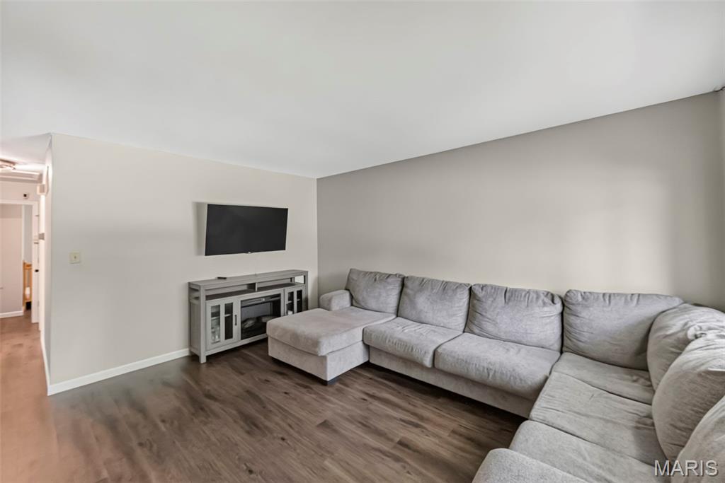 1118 Martin Manor Place
