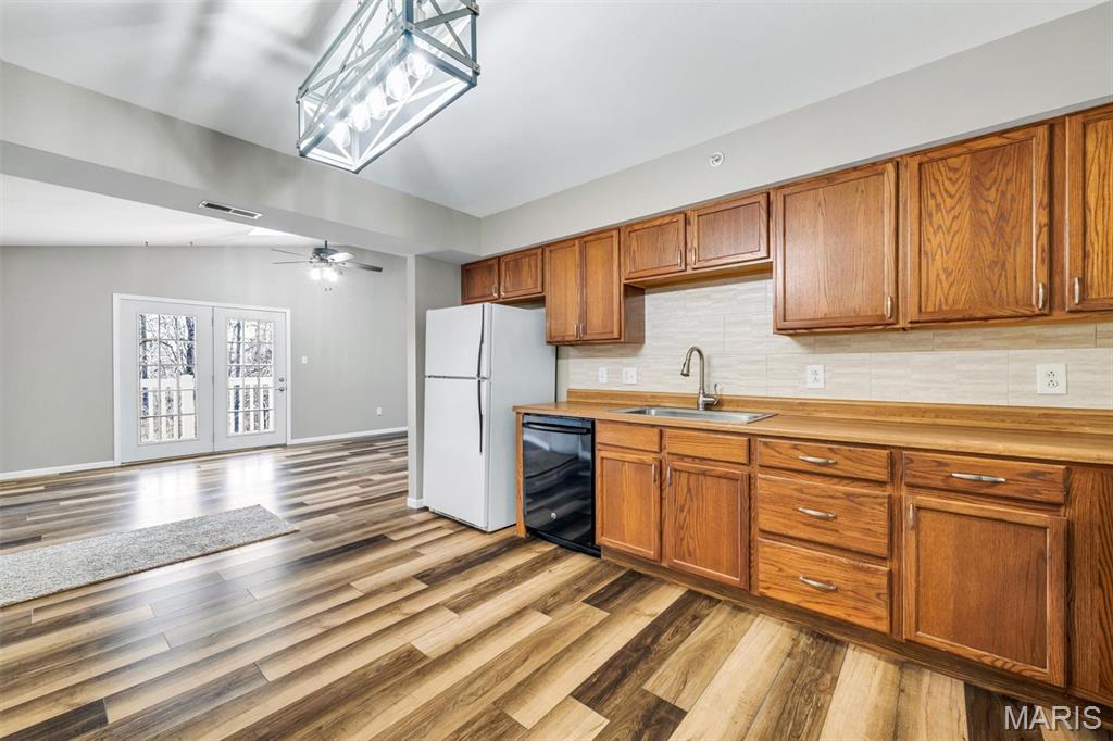 Summertree Village Condo - Residential