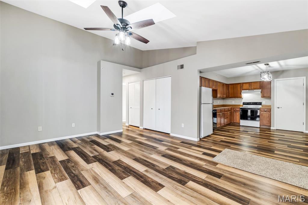 Summertree Village Condo - Residential