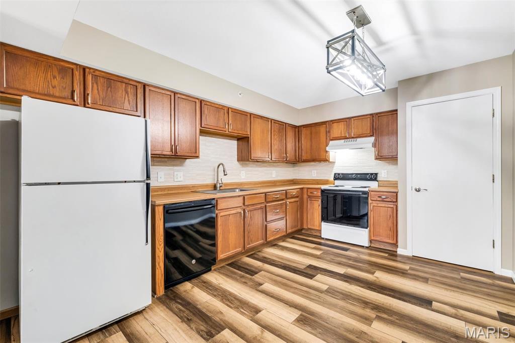 Summertree Village Condo - Residential