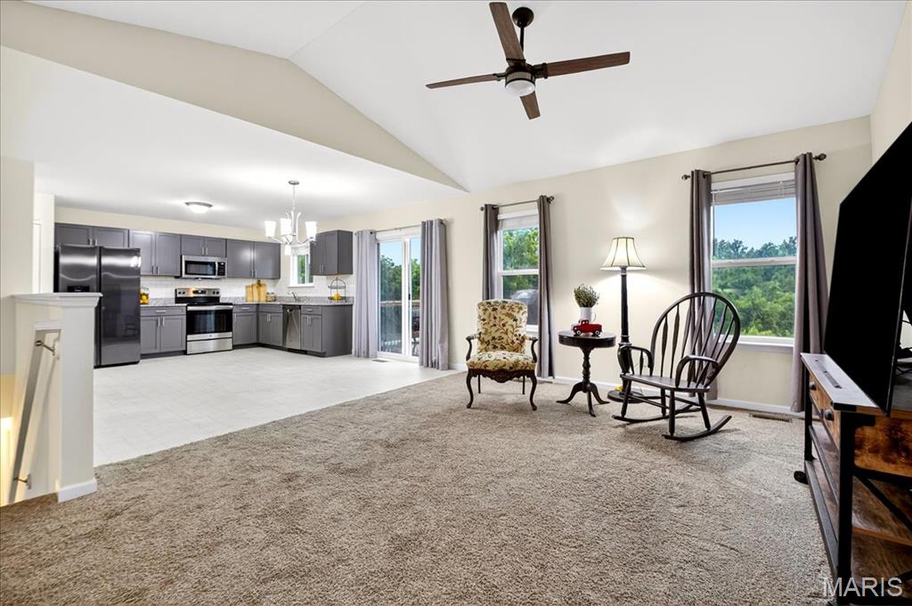 10 Majestic Lakes Court