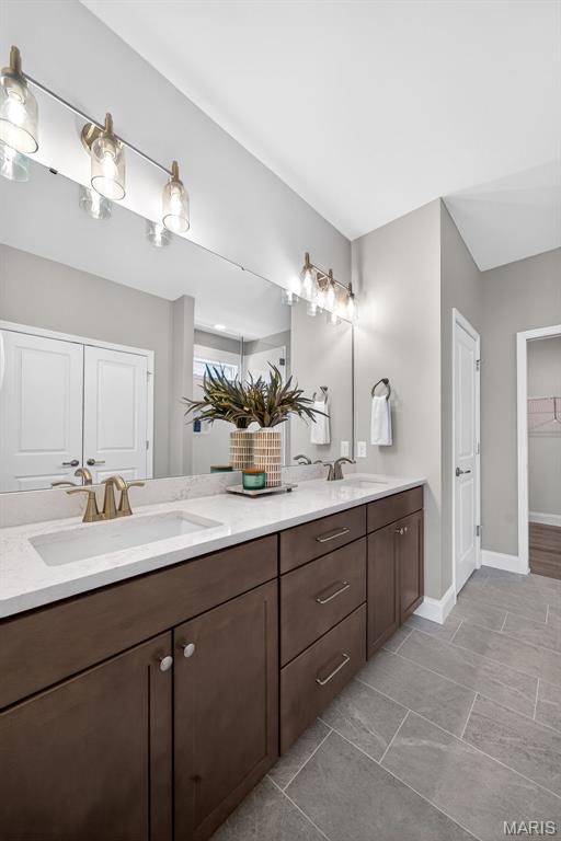 Ryehill Manor - Residential