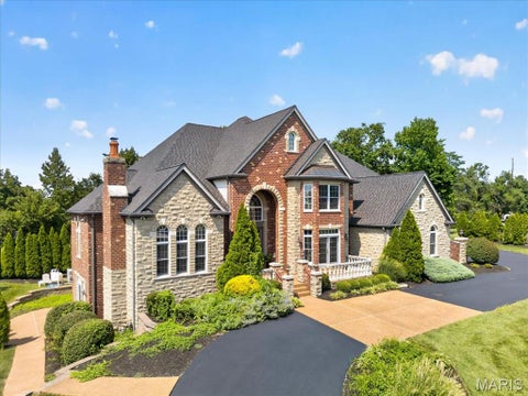 Photo of 33 Chapel Hill Estates, St Louis, MO 63131 (MLS # 26046533)