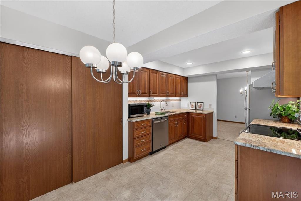 Royal Pines - Residential