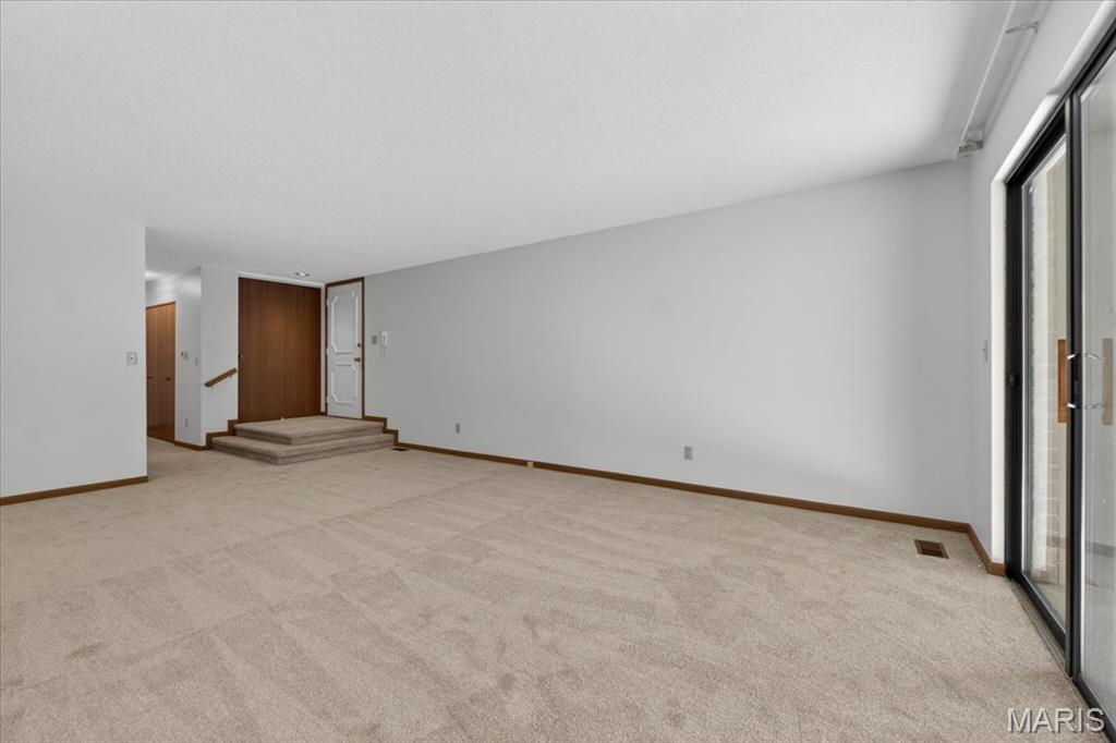 Royal Pines - Residential