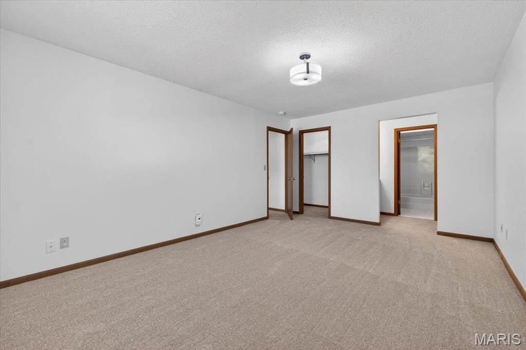 Royal Pines - Residential