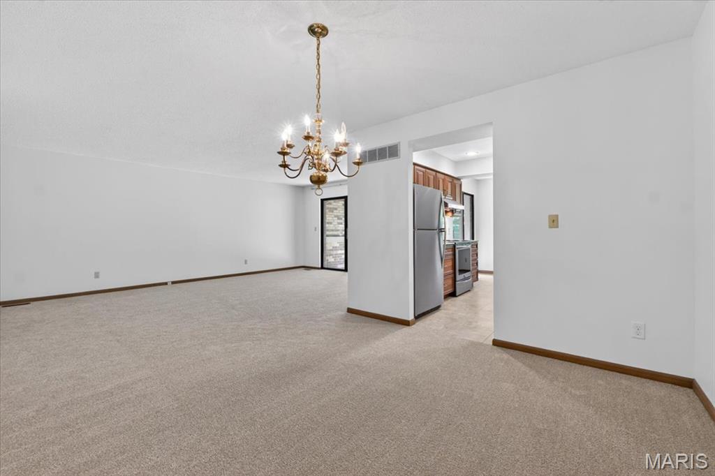 Royal Pines - Residential
