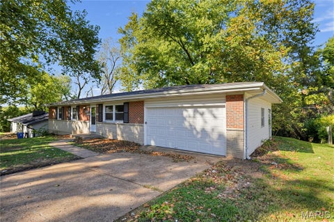 Photo of 12025 Lavida Avenue, St Louis, MO 63138 (MLS # 26066673)