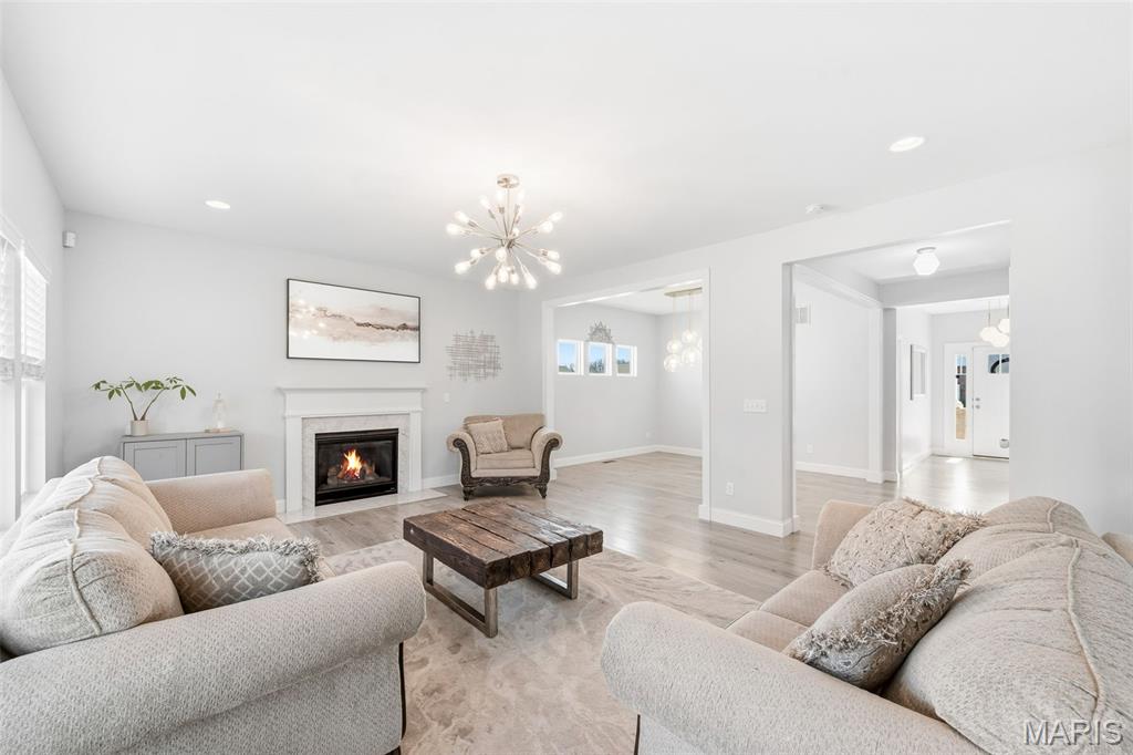 Carlton Glen Estate #13 - Residential