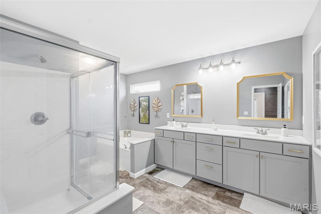 Carlton Glen Estate #13 - Residential