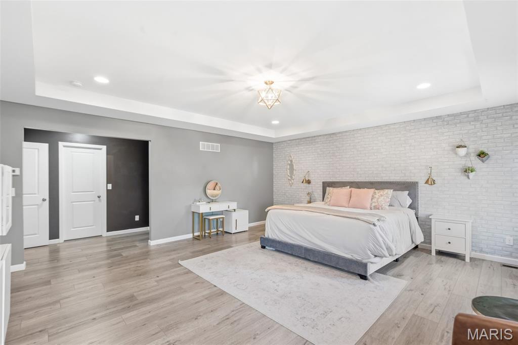 Carlton Glen Estate #13 - Residential