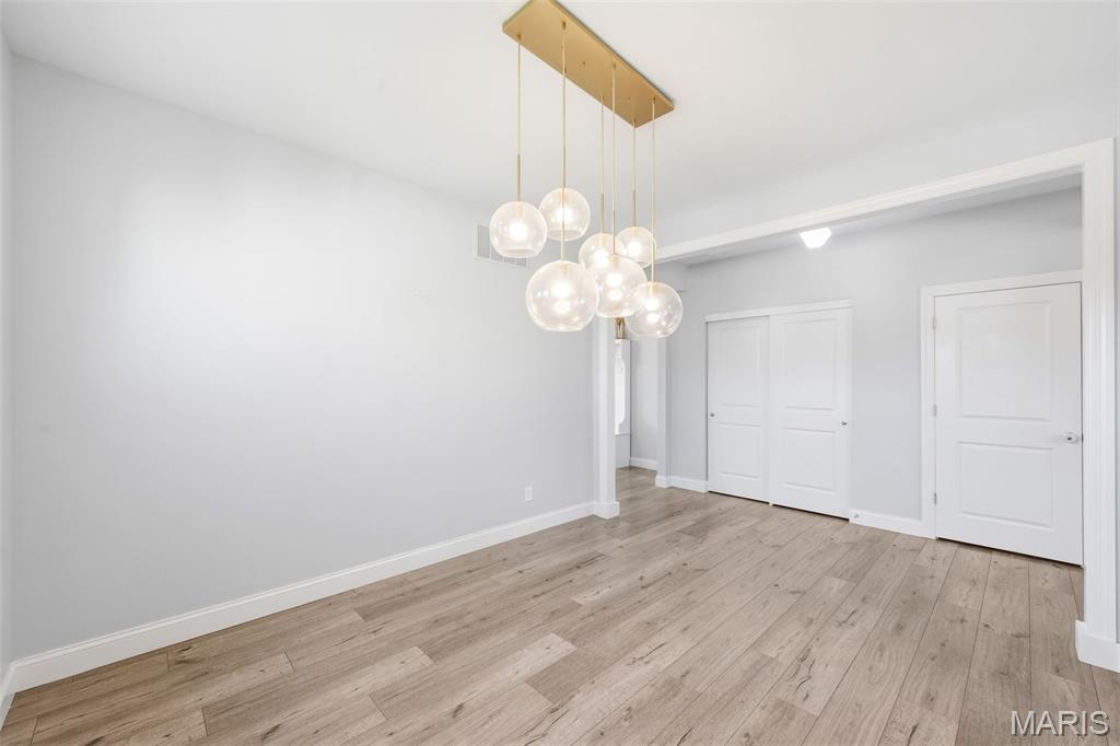 Carlton Glen Estate #13 - Residential