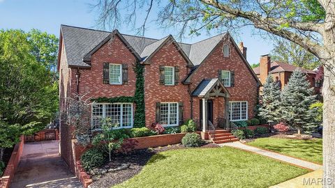 Photo of 8116 University Drive, Clayton, MO 63105 (MLS # 26014862)