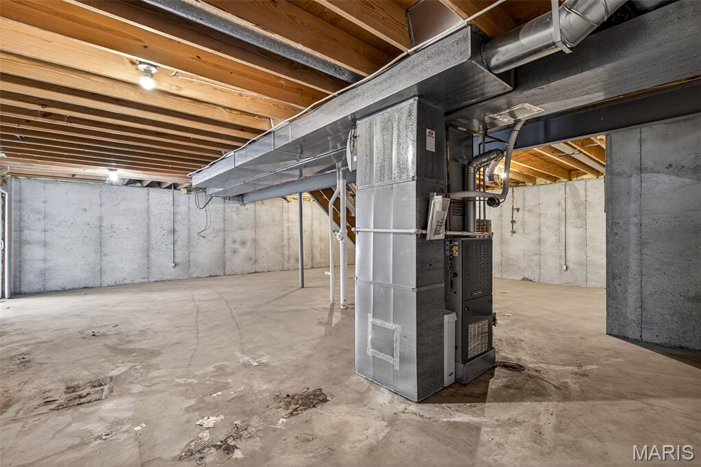 Carlton Manor - Residential Lease