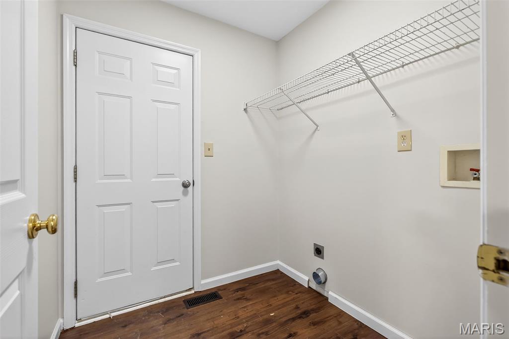 Carlton Manor - Residential Lease