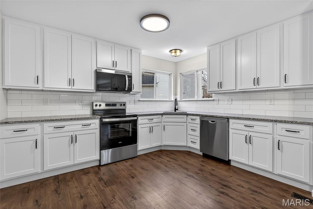 Carlton Manor - Residential Lease