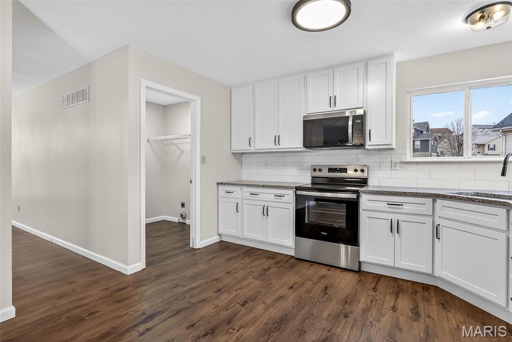 Carlton Manor - Residential Lease