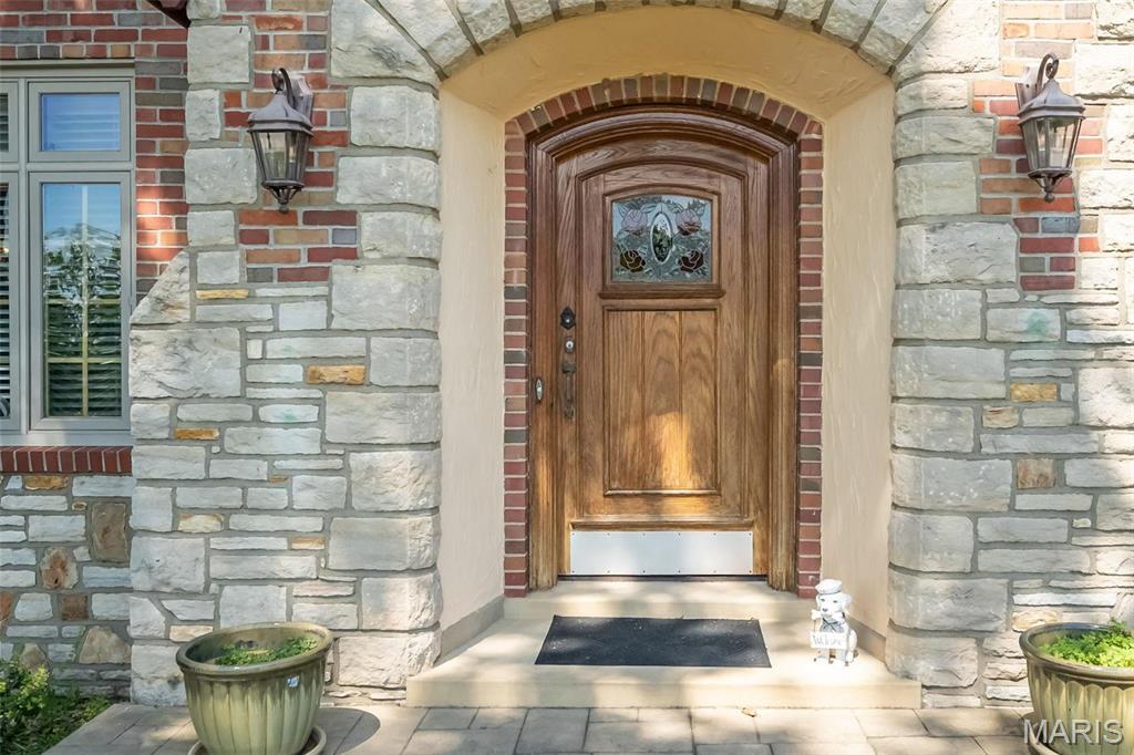 735 River Hills Drive