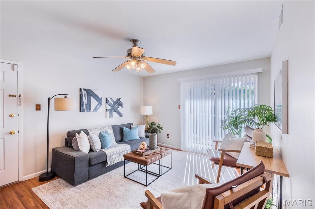 Photo of 1202 Creve Coeur Crossing Lane #G, Chesterfield, MO 63017 (MLS # 25072604)