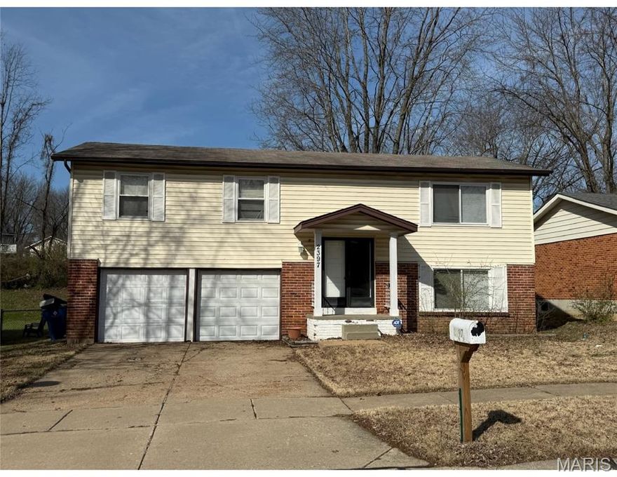 Don't miss this income-producing investment property in the heart of Florissant! 

This solid 4-bedroom, 2-bathroom home offers immediate cash flow potential with a strong rental history — previously leased at $1,700/month.

Featuring four well-sized bedrooms and two full bathrooms, this home provides the space and functionality that tenants demand, making it an easy-to-rent asset in a consistently sought-after rental market. 

Whether you're a seasoned investor looking to expand your portfolio or a first-time buyer ready to enter the rental market, this property checks all the boxes.