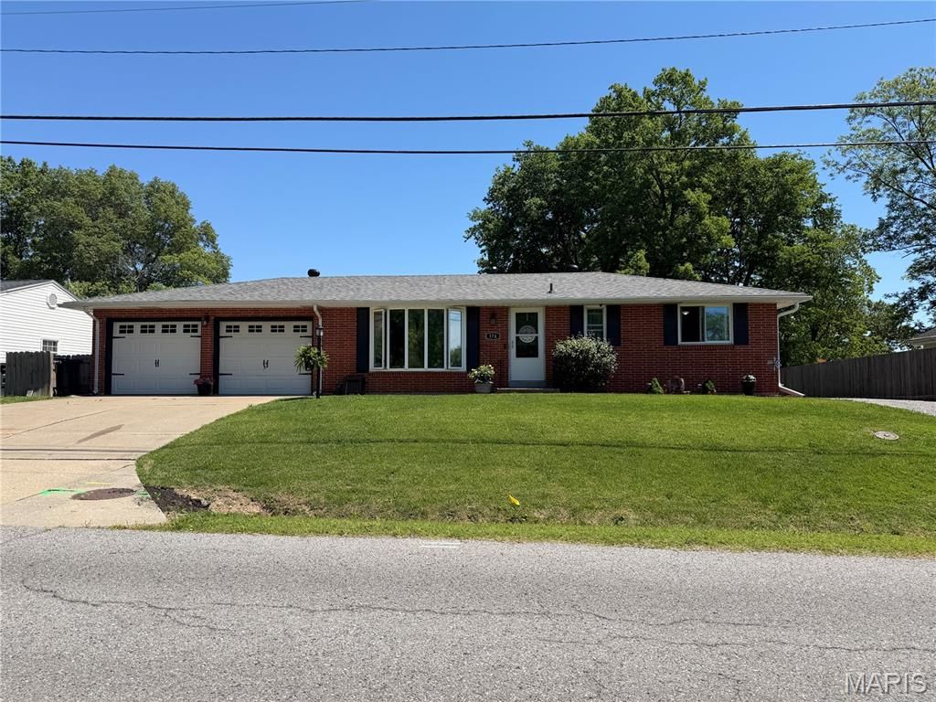 Photo of 374 Edgewood Drive, Cape Girardeau, MO 63703 (MLS # 26029182)