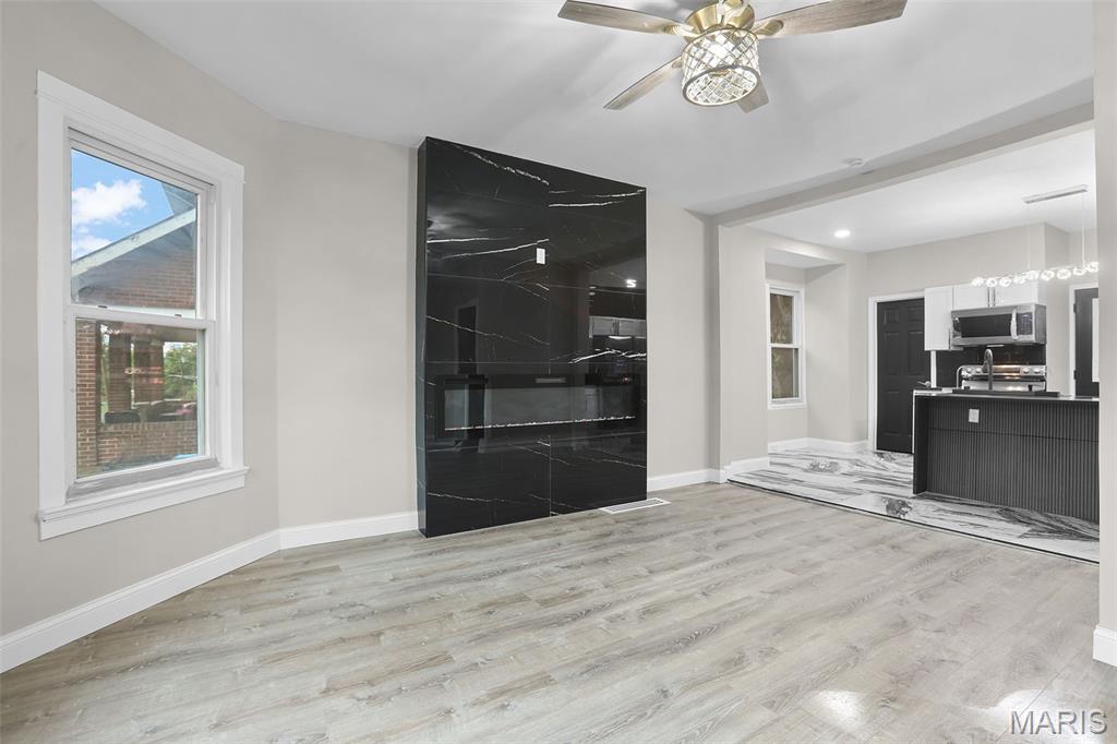 West Walnut Manor - Residential