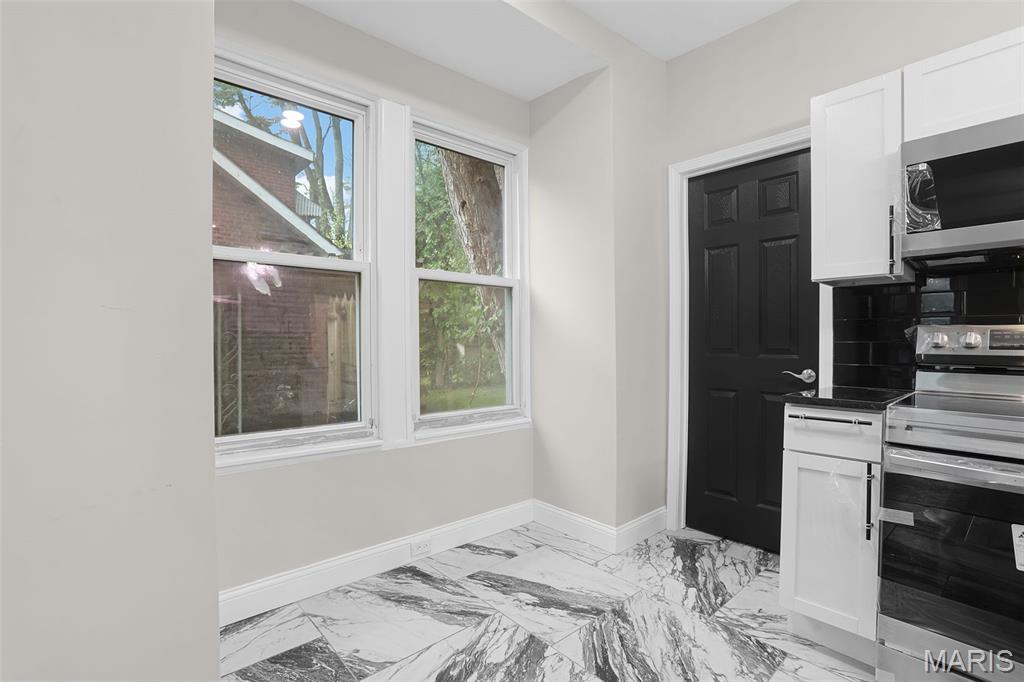 West Walnut Manor - Residential