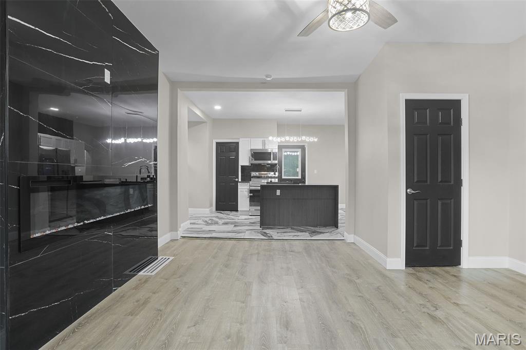 West Walnut Manor - Residential