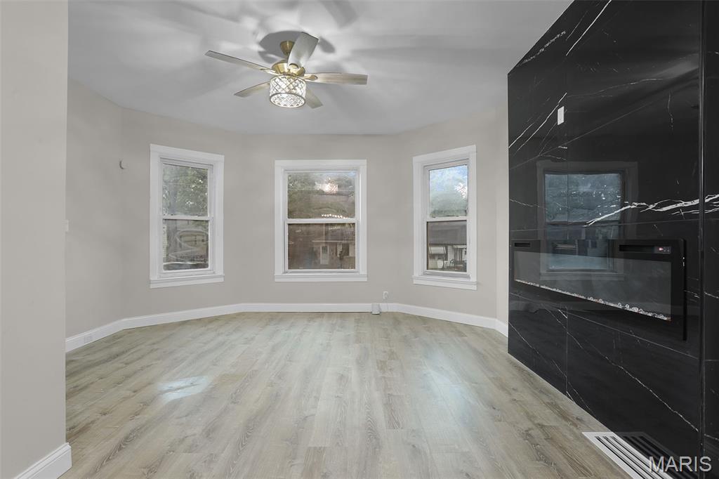 West Walnut Manor - Residential