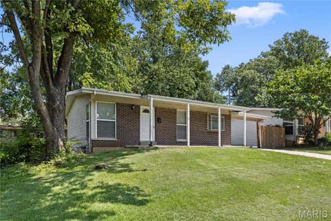 Photo of 1105 Apache Drive, Florissant, MO 63033 (MLS # 26048581)
