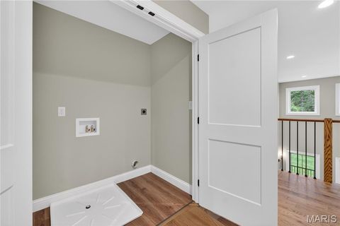 Tiny photo for 216 W Essex Avenue, Kirkwood, MO 63122 (MLS # 26027729)
