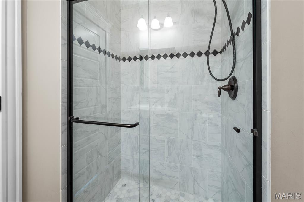 Section 1-44-5 Bdy Adj Aka 328 N - Residential