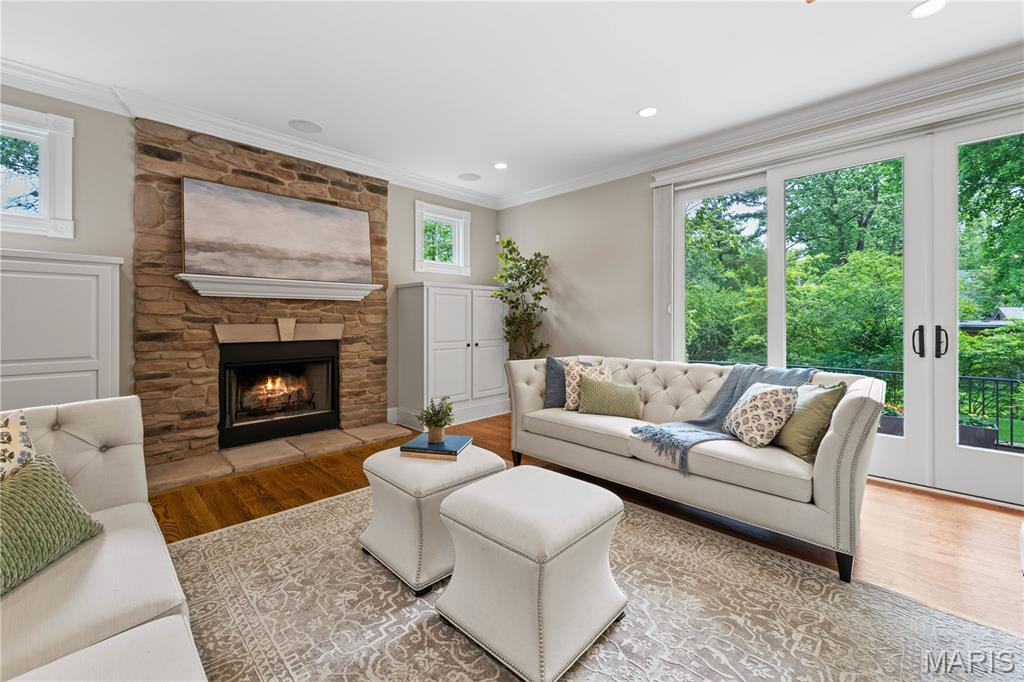 Section 1-44-5 Bdy Adj Aka 328 N - Residential