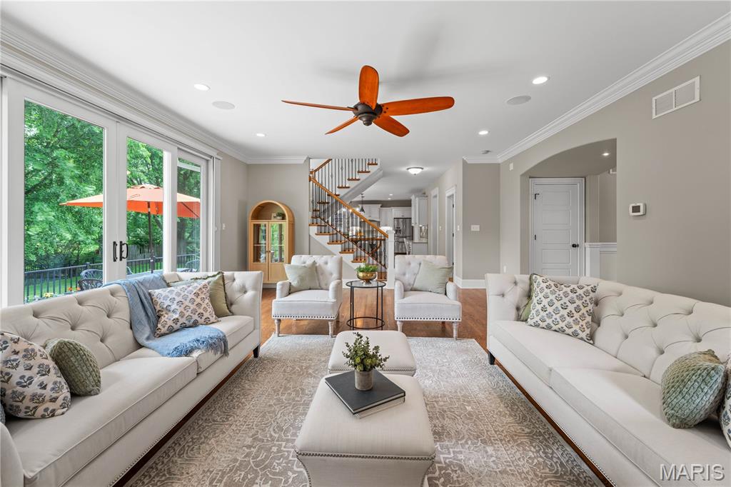 Section 1-44-5 Bdy Adj Aka 328 N - Residential