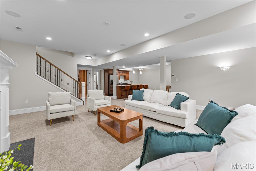 Section 1-44-5 Bdy Adj Aka 328 N - Residential