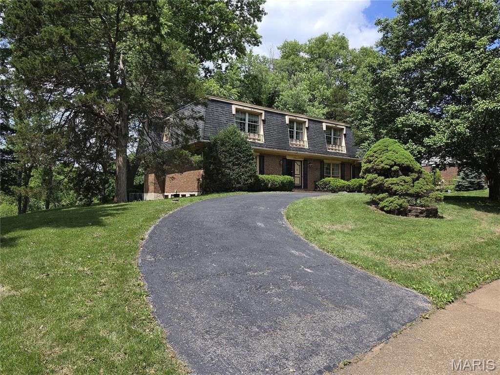 Photo of 621 Claymont Estates Drive, Chesterfield, MO 63017 (MLS # 26021704)