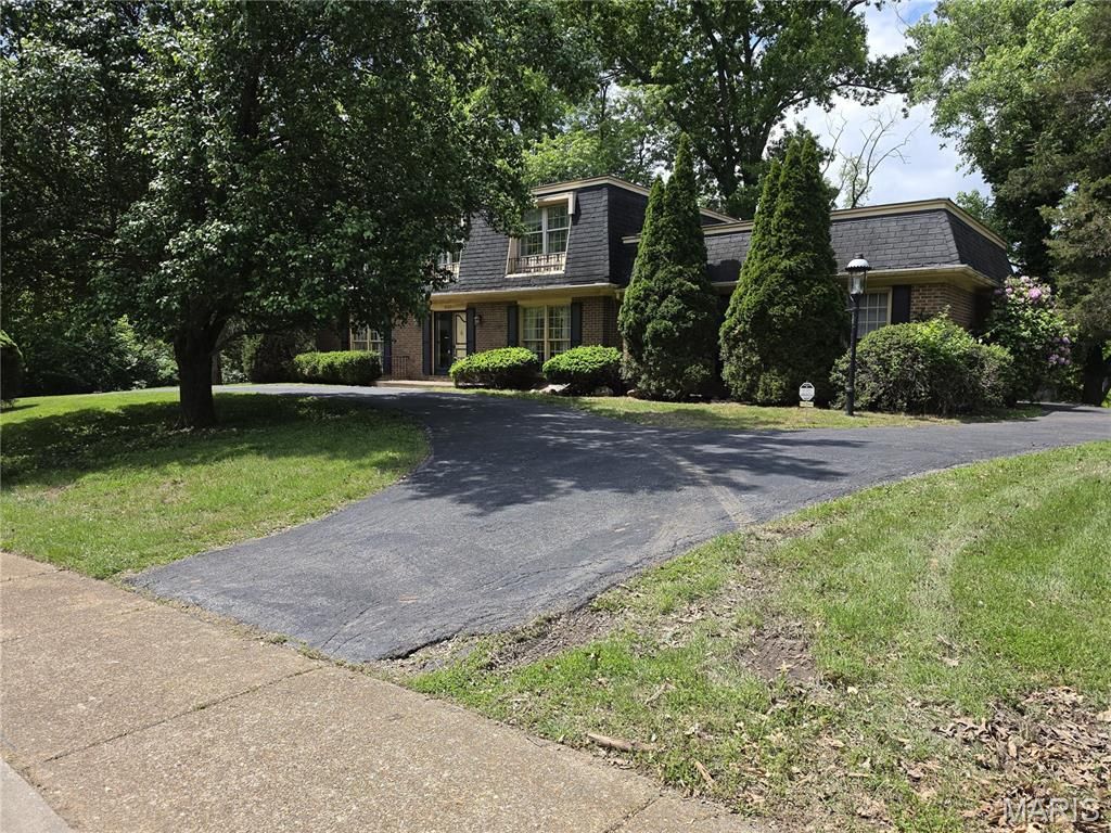 Photo of 621 Claymont Estates Drive, Chesterfield, MO 63017 (MLS # 26021704)