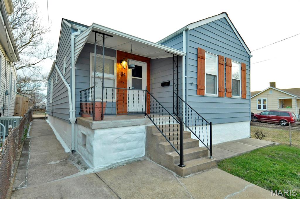 124 W Cartwright Avenue