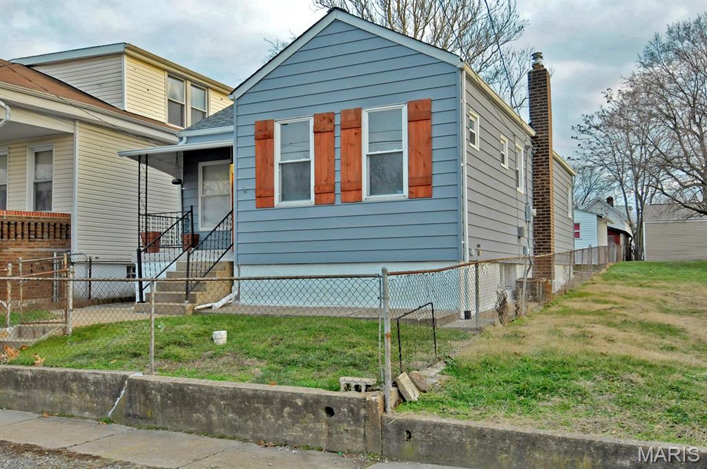 124 W Cartwright Avenue