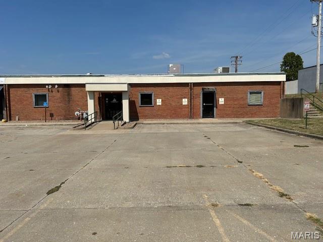 R & M 02 - Commercial Lease