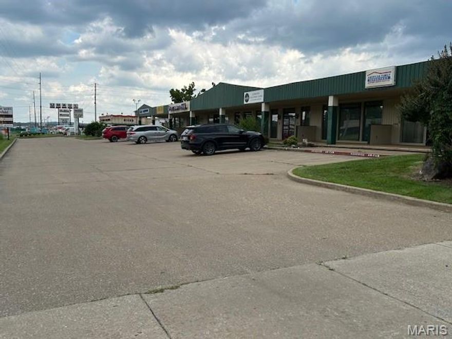 This N. Kingshighway center offers a diverse mix of retail, service, and office tenants, creating a dynamic environment for businesses. Boasting a high-traffic, high-visibility location, the property is complemented by abundant off-street parking, enhancing accessibility for both tenants and customers. This versatile space is suitable for a variety of uses and offers immediate occupancy.  Available space sizes range from 1,431 SF to 6,850 SF.  Lease rates range from $1,300.00 - $4,995.00 per month