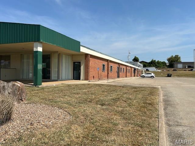 R & M 02 - Commercial Lease